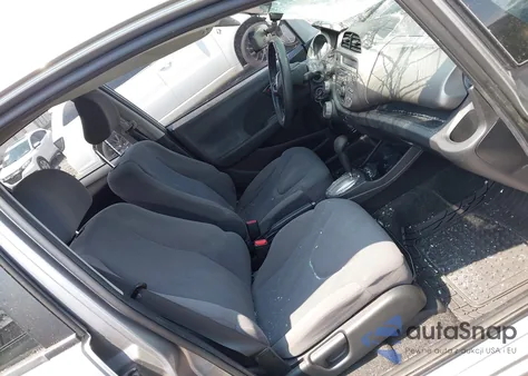 2010 Honda Fit z USA, uszkodzony, nr VIN JHMGE8H21AS011436